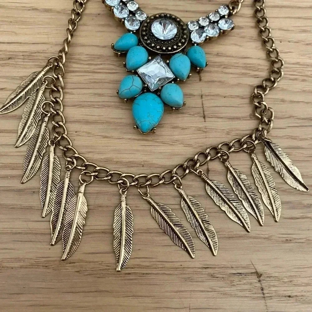 🆕Layered Rhinestone Engraved Necklace🆕 - Picture 5 of 8